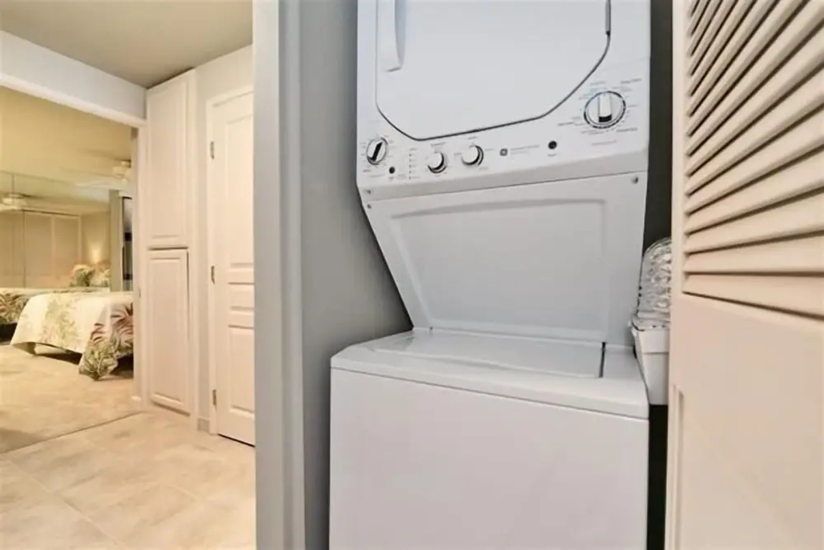 Kaleialoha #207 1 Bedroom 1 Bathroom Condo by Redawning