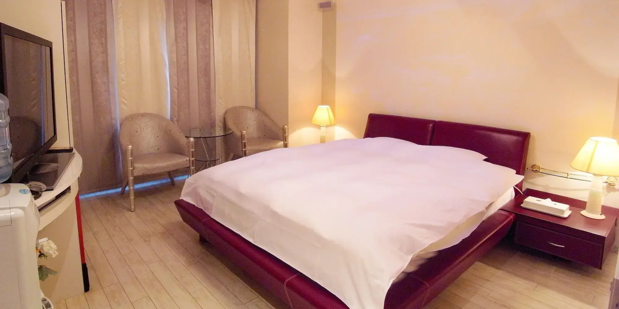 V Hotel - Adults Only