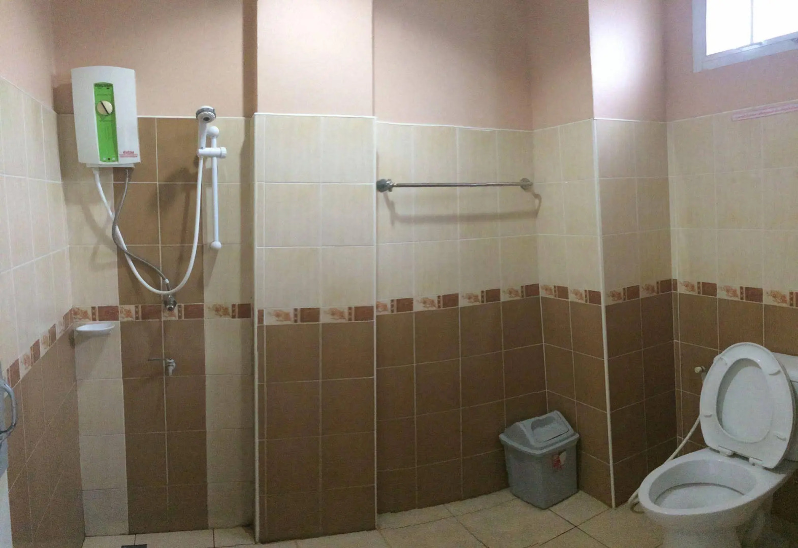 Phrom Phring Place Service Apartment