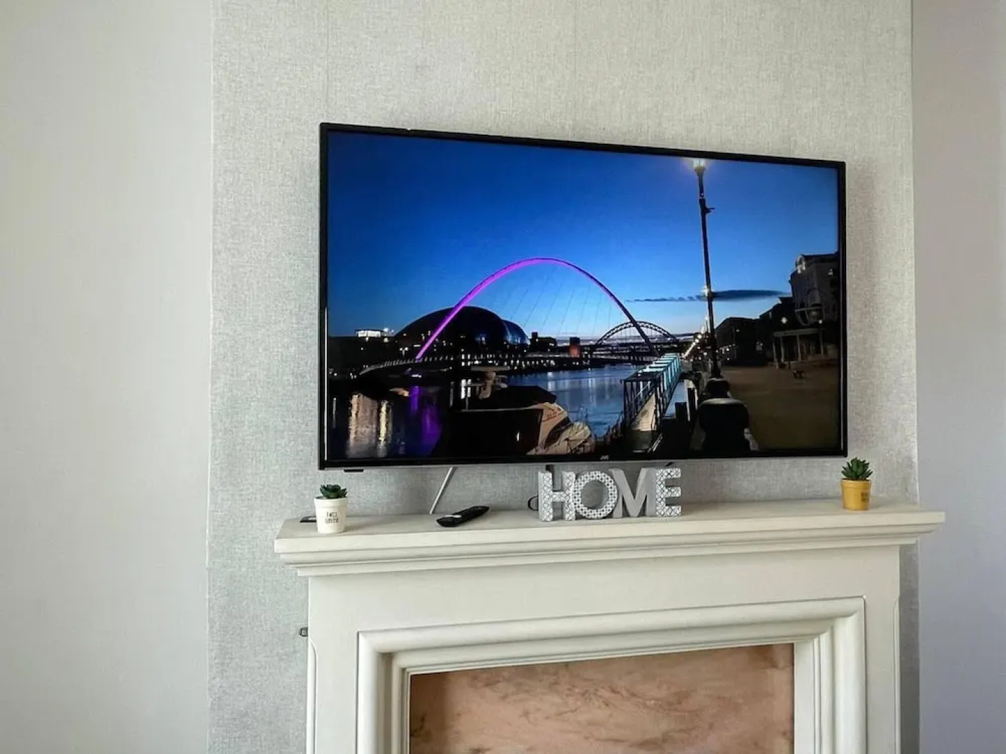 Lovely 3 -bed House in Jarrow With Free Parking