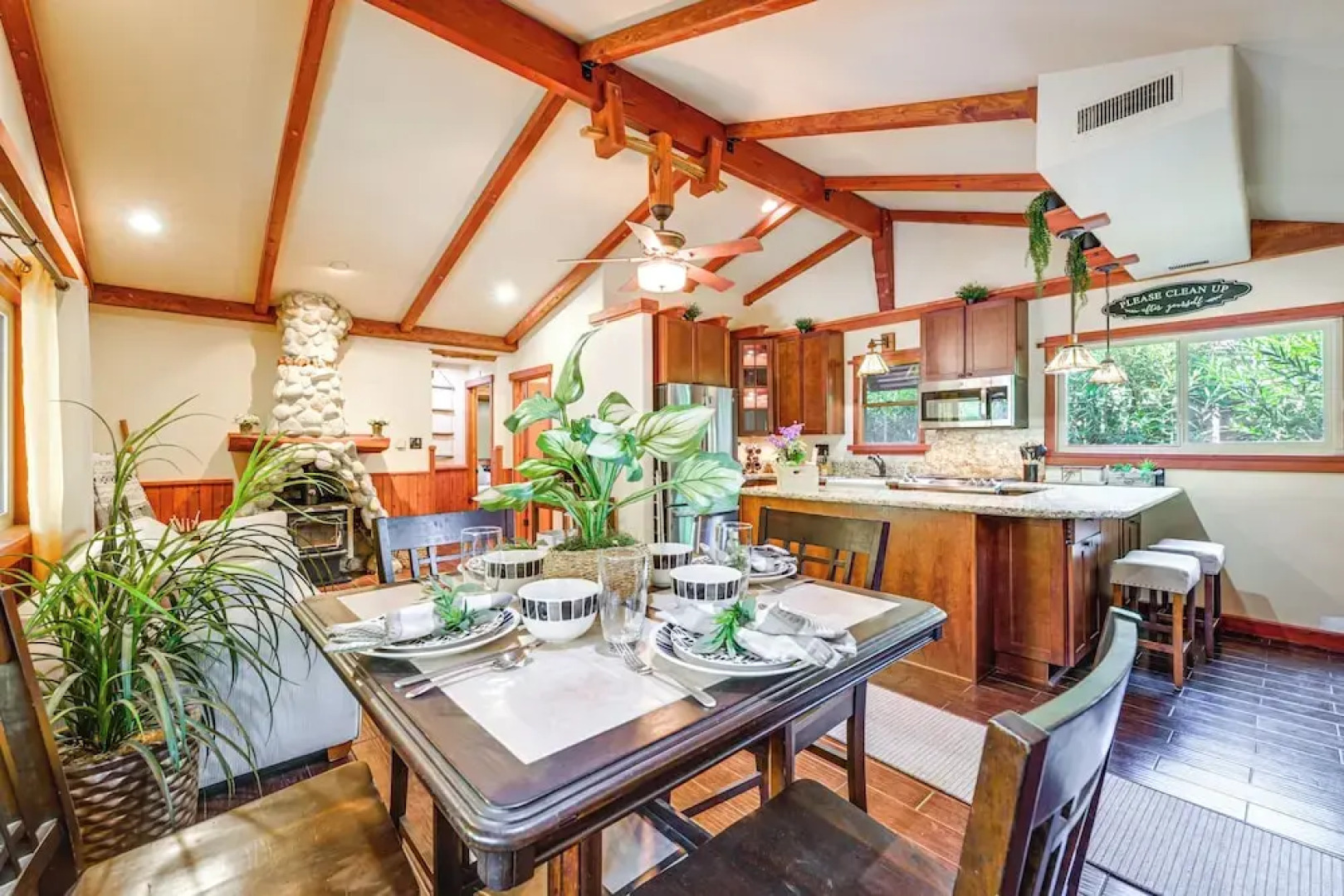 Idyllic Home in Kernville w/ Private Beach Access