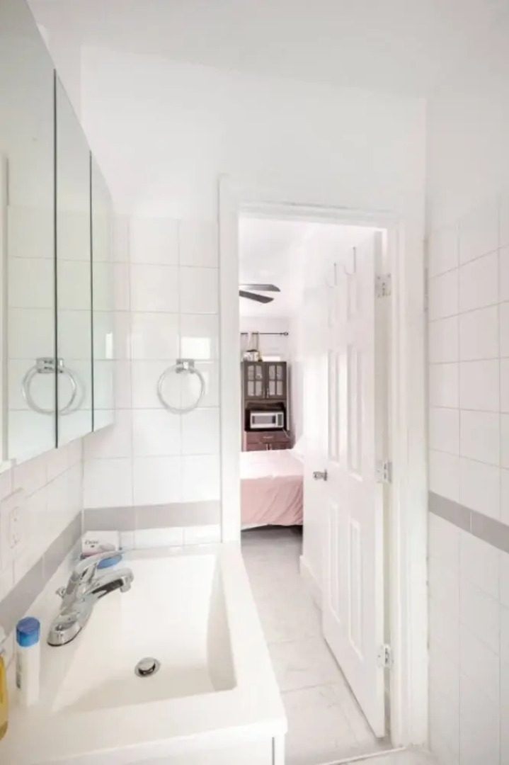 Room in Guest Room - Small Studio Apartment