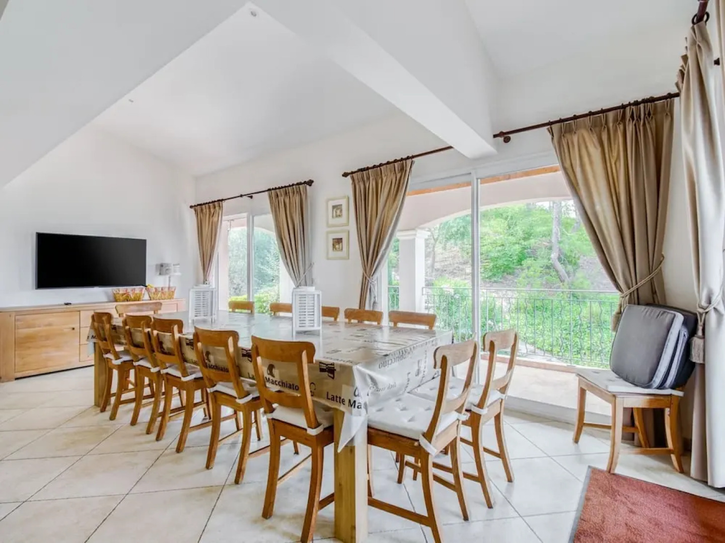 Splendid Villa With Private Pool on Secure Private Domain, 16 km From Ste Maxime