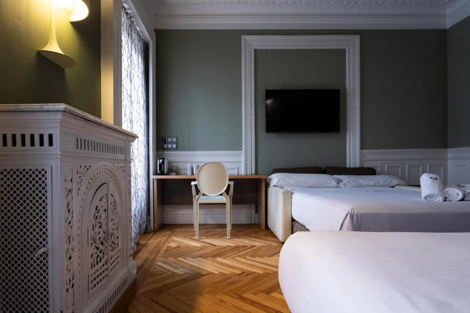 Petit Palace Lealtad Plaza