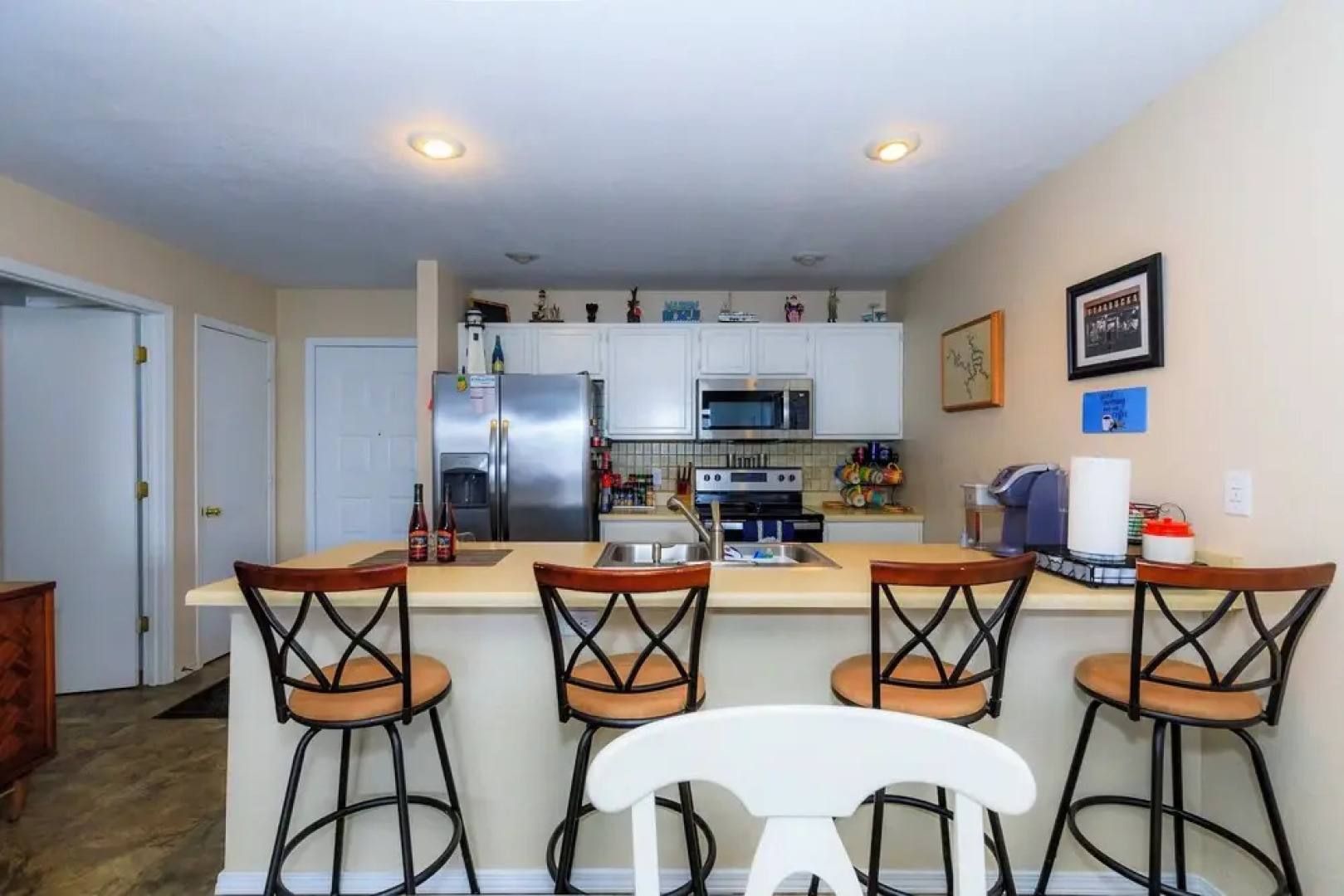 Pool Days & Water Fun Await: Lake Ozark Escape!