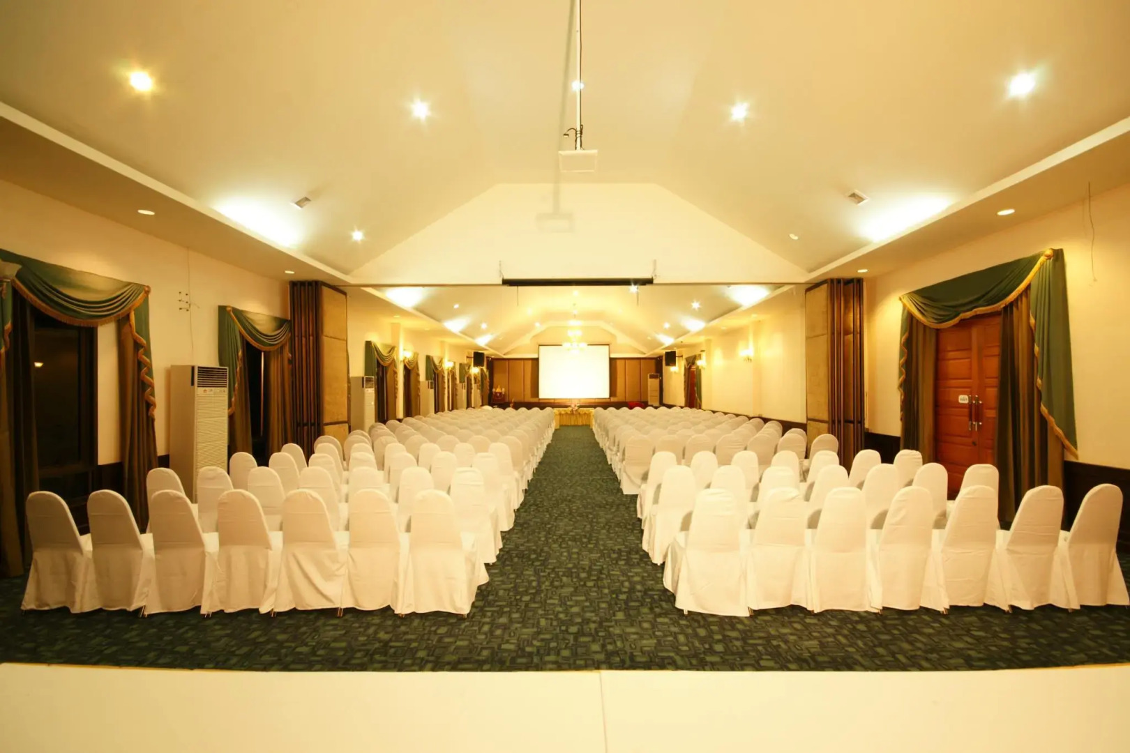 Home and Hill Resort