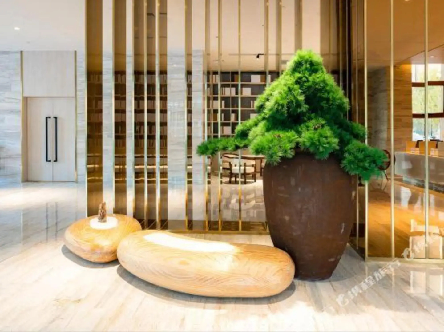 JI Hotel (Changji Huanyu Square)
