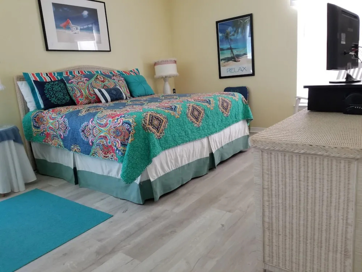 Sea La Vie by RedAwning