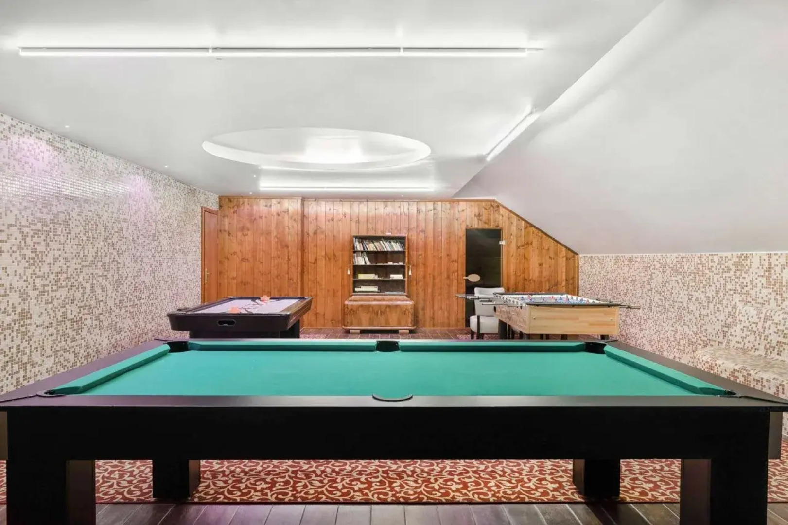 Отель Mercure Szekesfehervar Magyar Kiraly Hotel