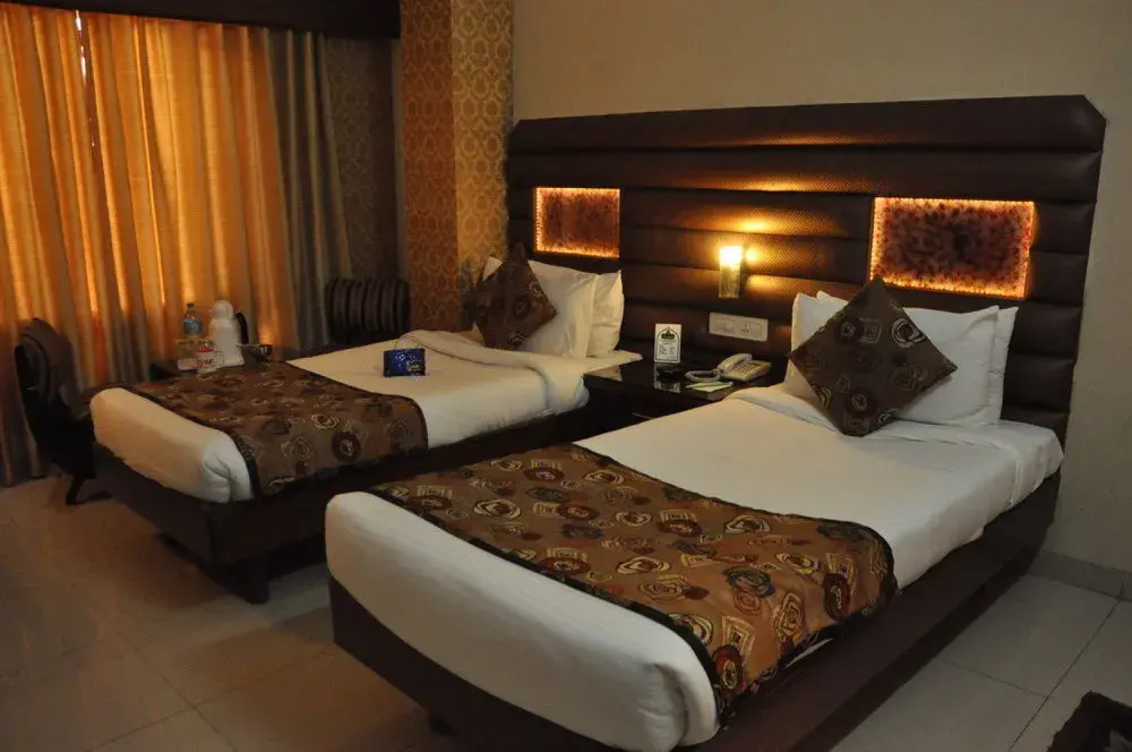 OYO Premium Gwalior City Centre