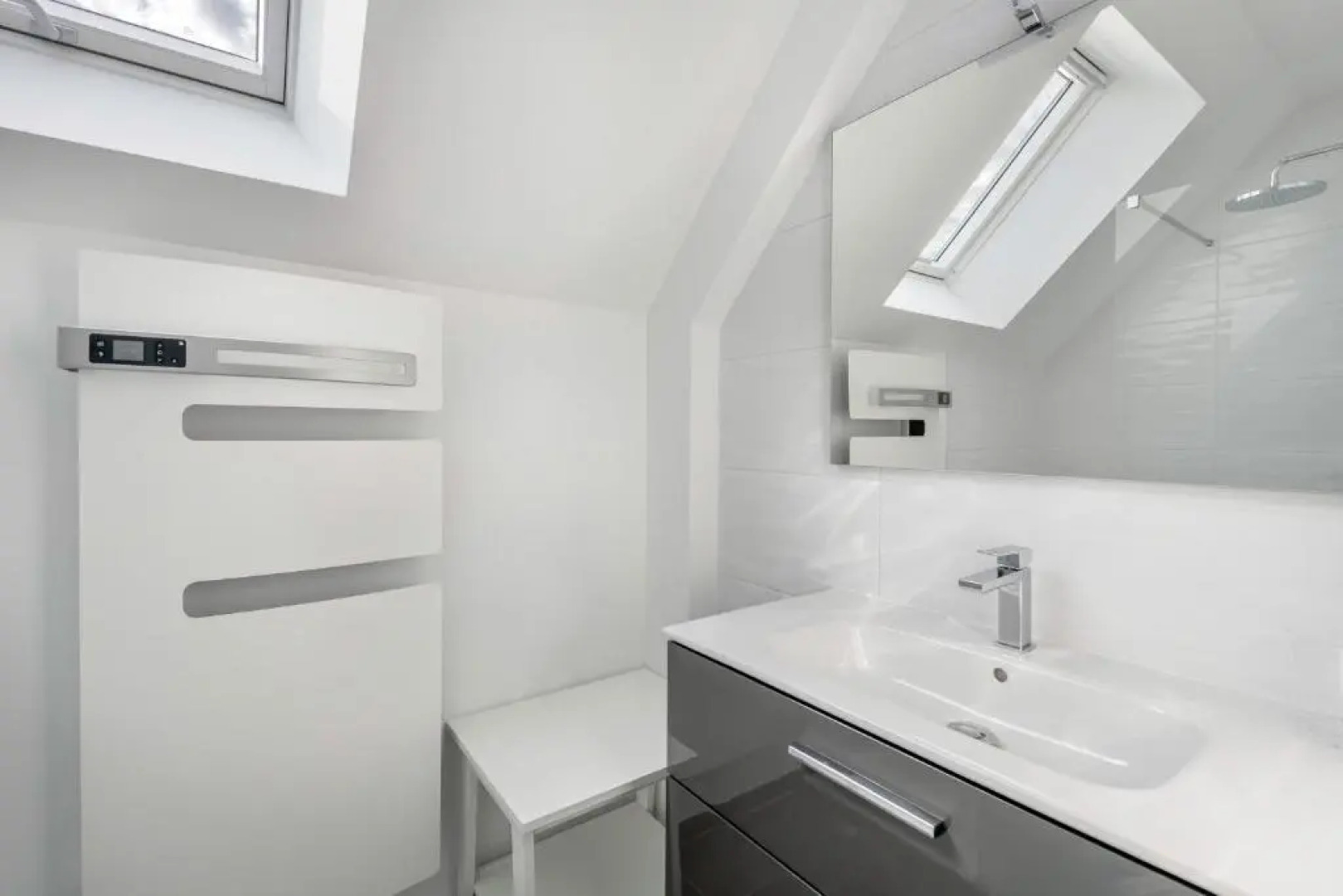 Maison moderne avec piscine et jacuzzi pour 15 personnes !