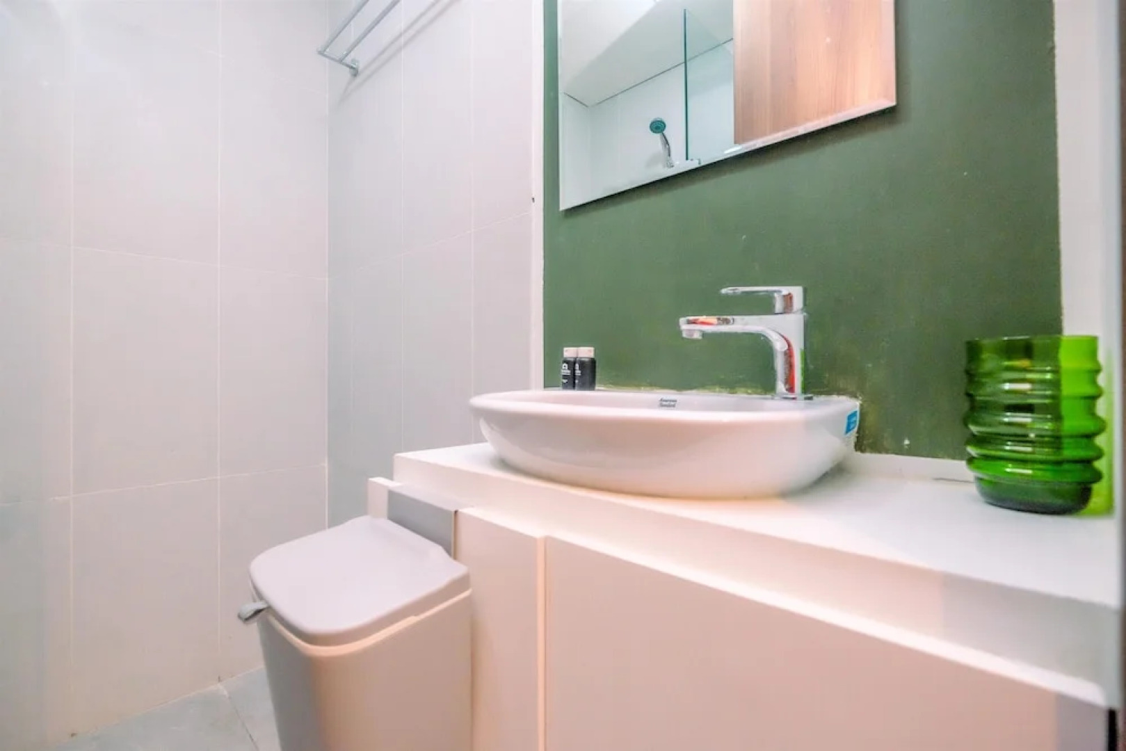 Cozy Living Studio Room Royal Sentul Park Apartment