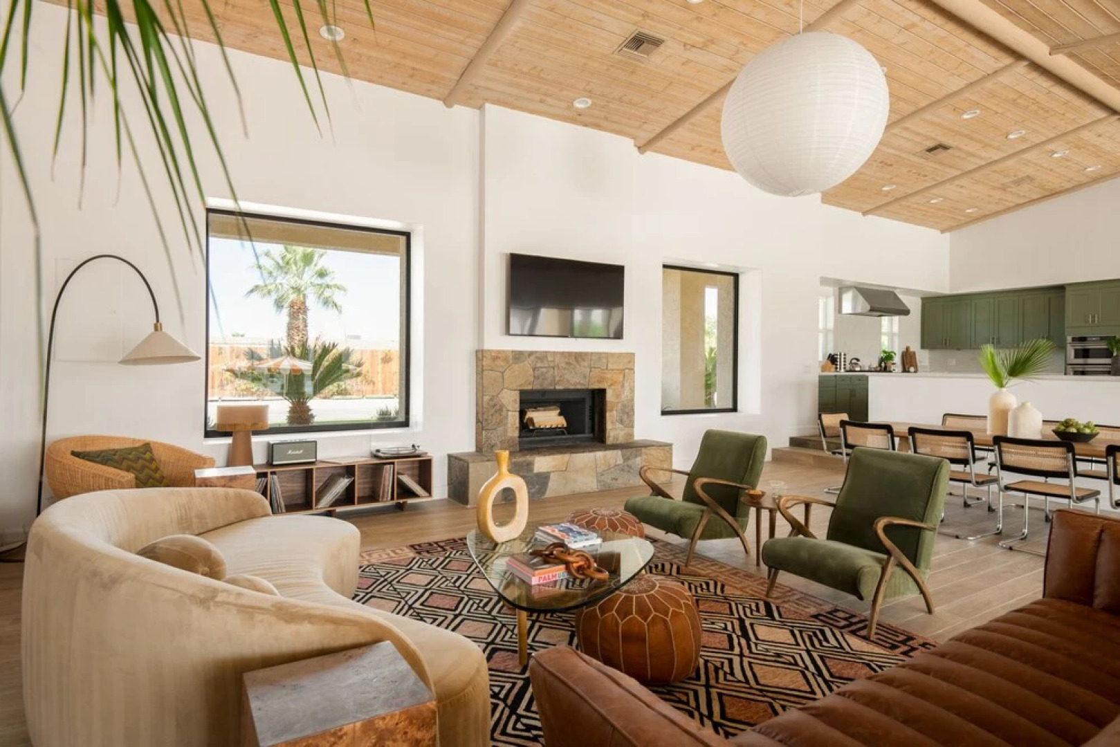 Buena Vista by Avantstay Massive Outdoor Oasis w Pool Spa Firepit