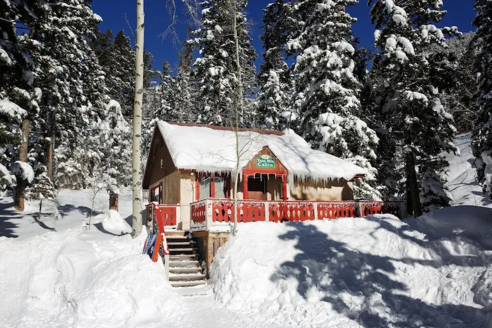 Cottam's Lodge by Alpine Village Suites