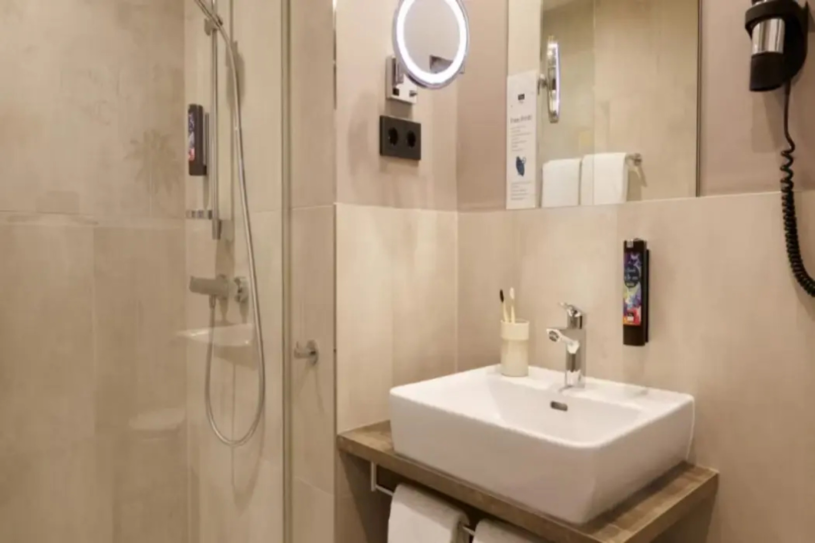 Holiday Inn - the niu, Hub Dusseldorf Messe by IHG