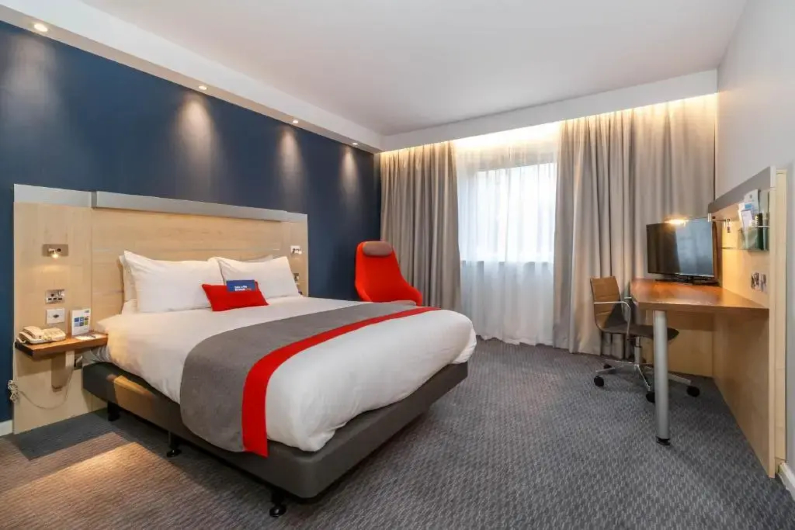 Holiday Inn Express Walsall M6 J10 By IHG