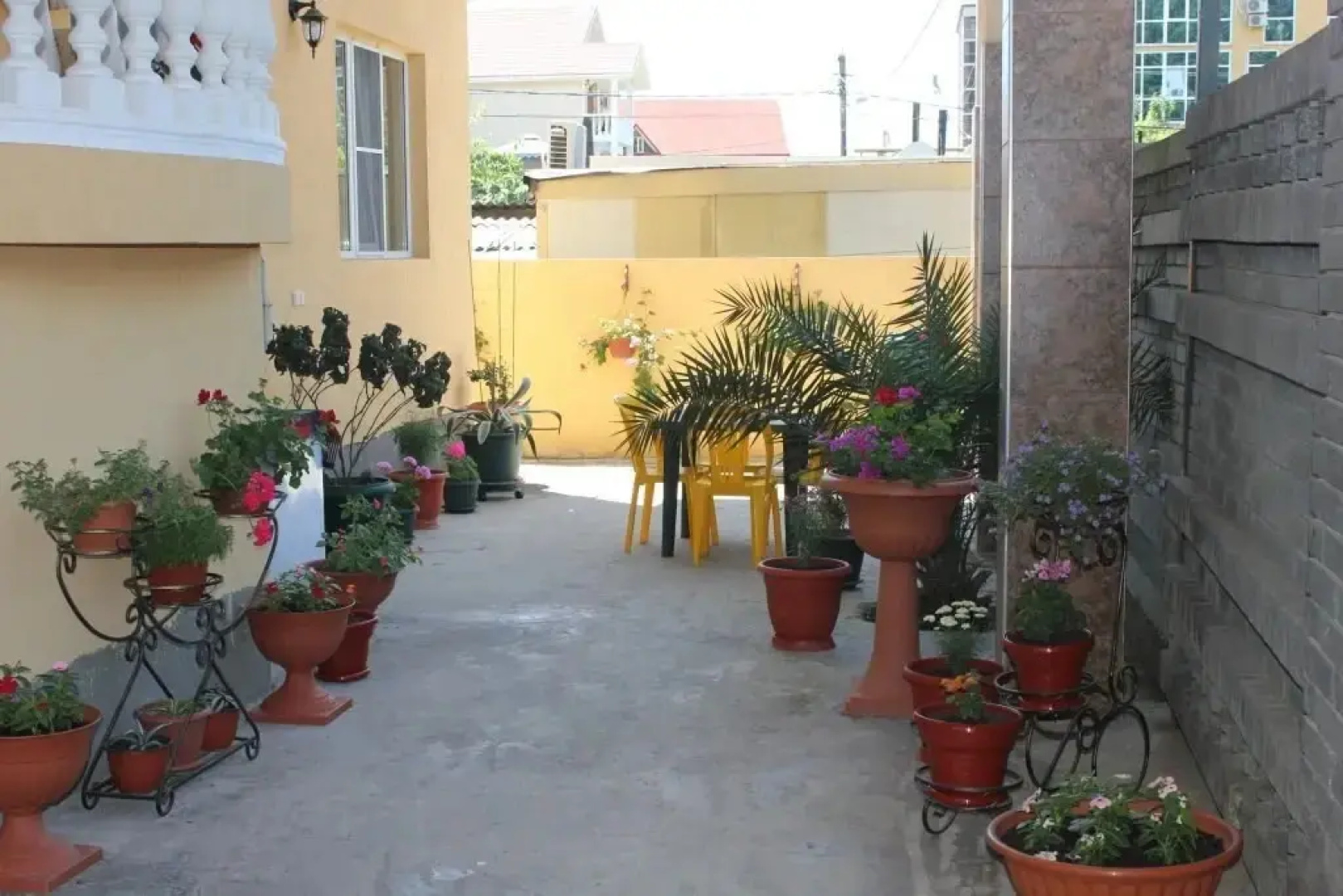 Lora Guest House