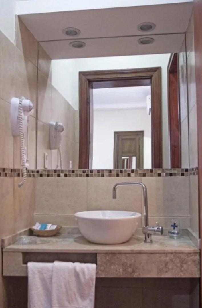 Hostal L' Hirondelle