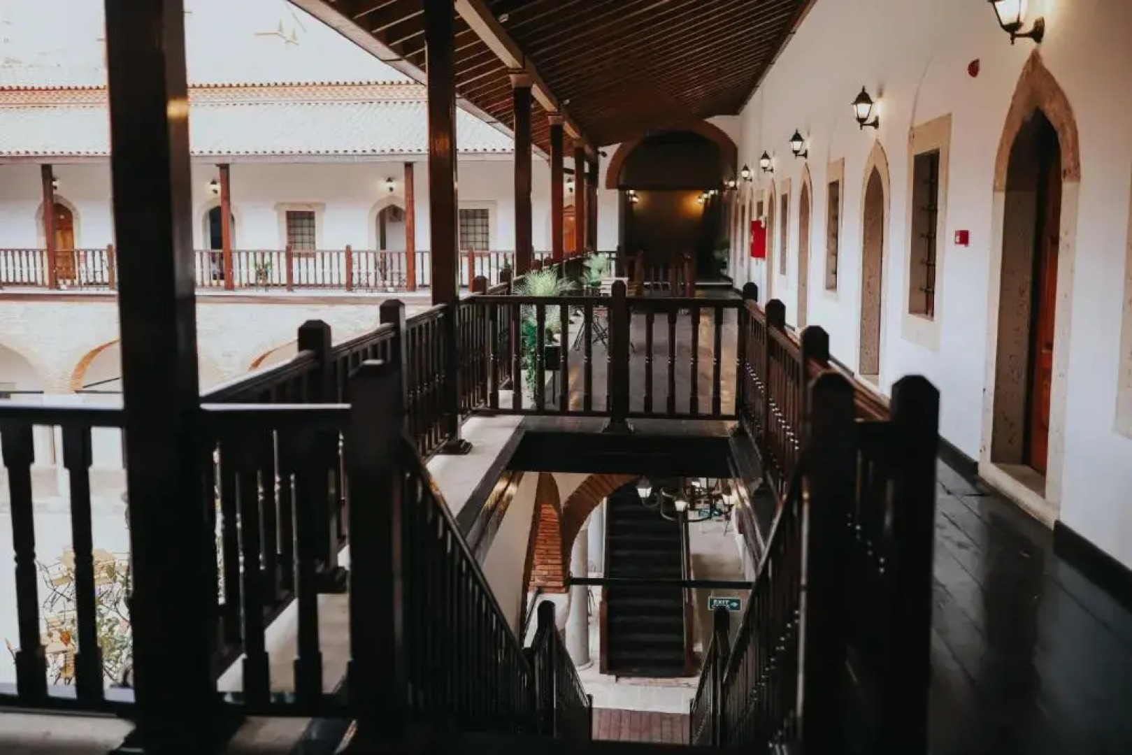 Zi̇nci̇rli̇ Han Oteli̇