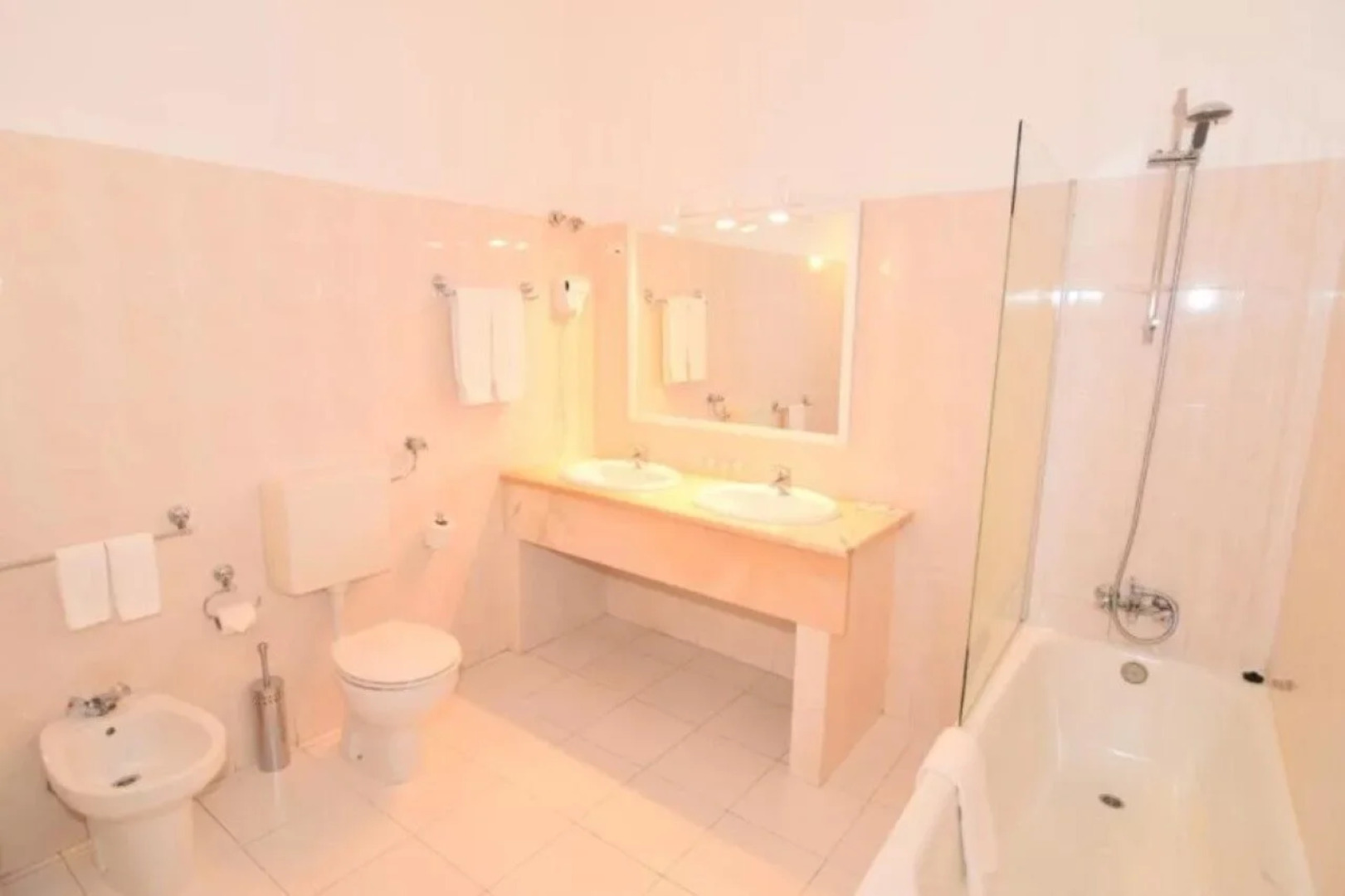 Pensao Flor Da Baixa