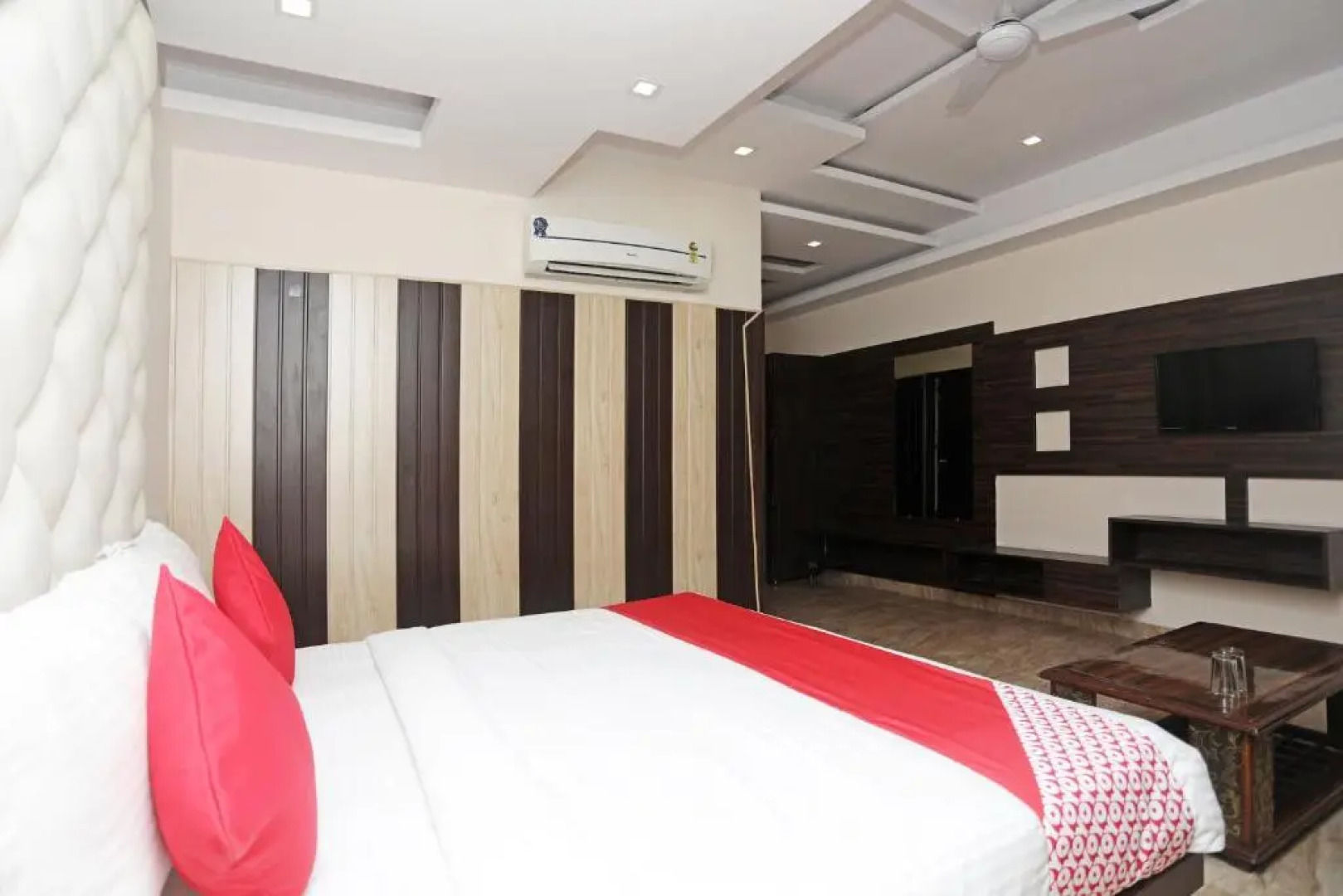 OYO 5183 Hotel Subhadra Residency