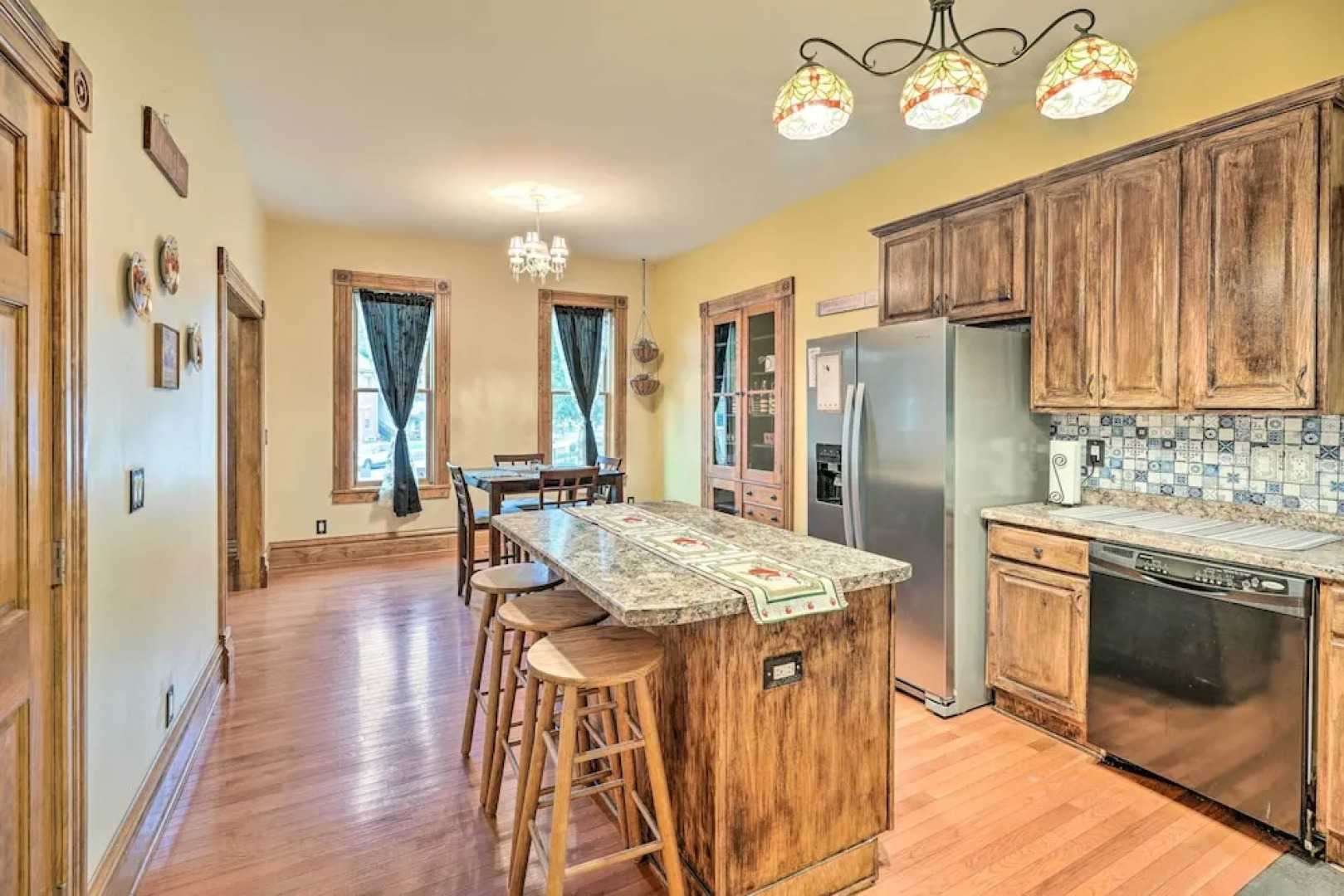 < 1 Mi to Downtown: Historic Dubuque Gem!