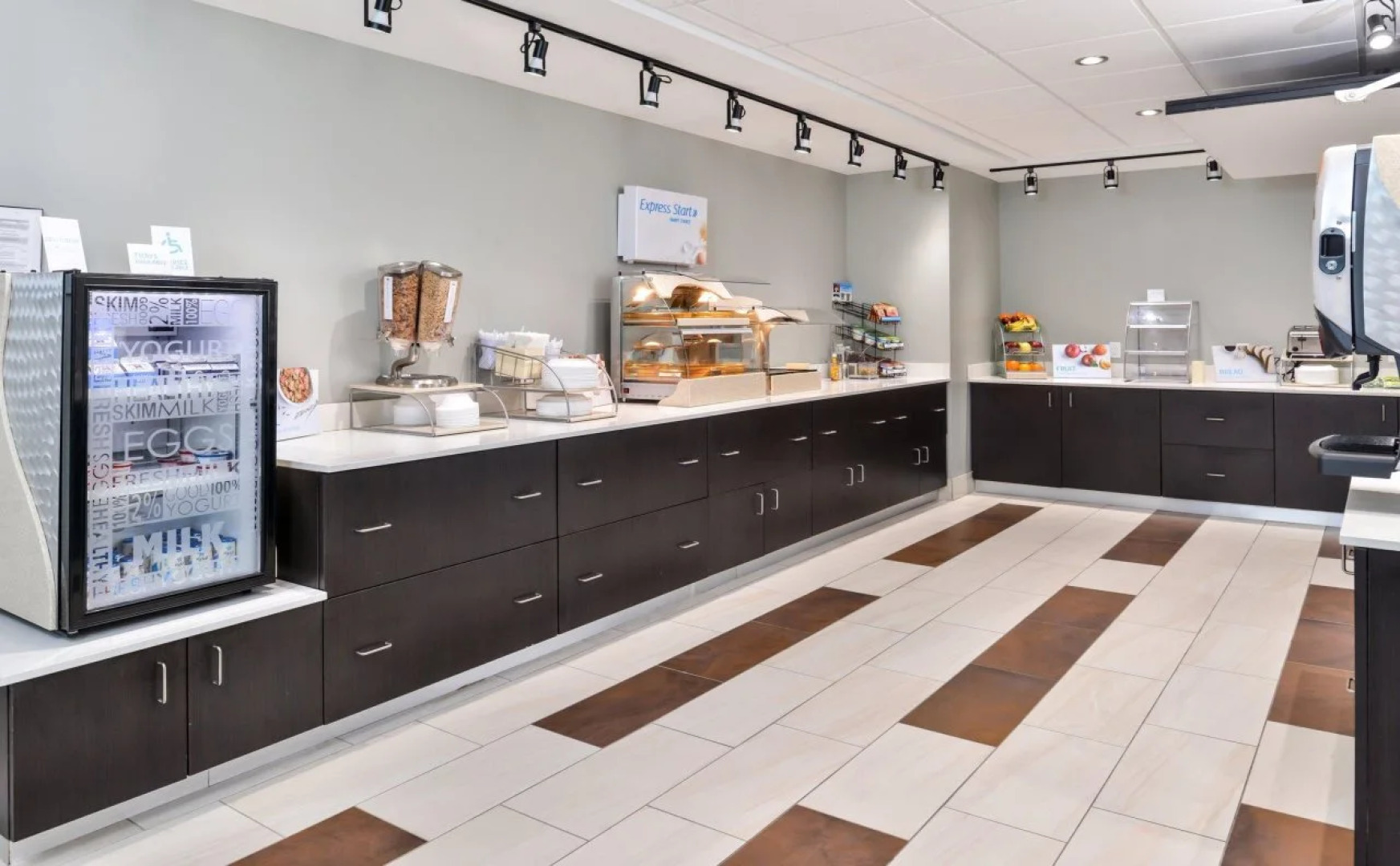 Holiday Inn Express & Suites Kansas City - Lee's Summit by IHG