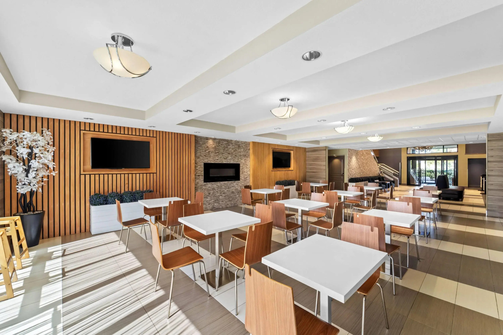 Days Inn & Suites by Wyndham Fort Myers Near JetBlue Park