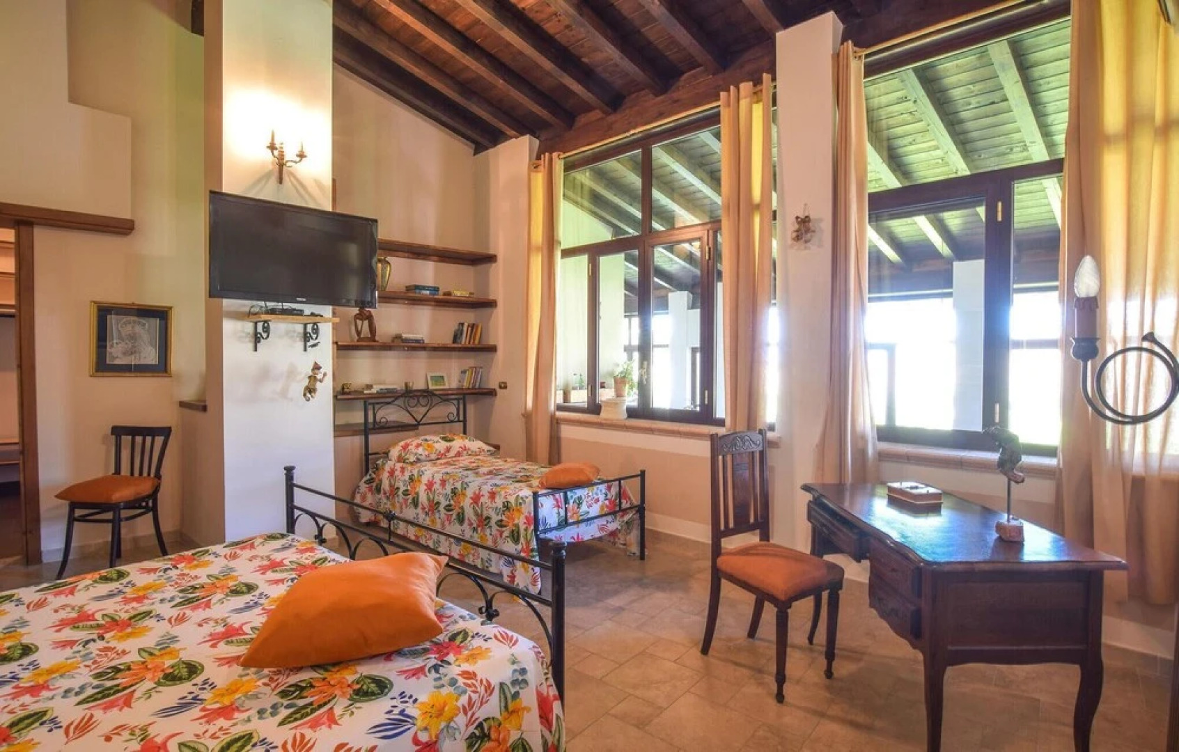 Stunning Home in Motta San Giovanni With Wifi and 4 Bedrooms