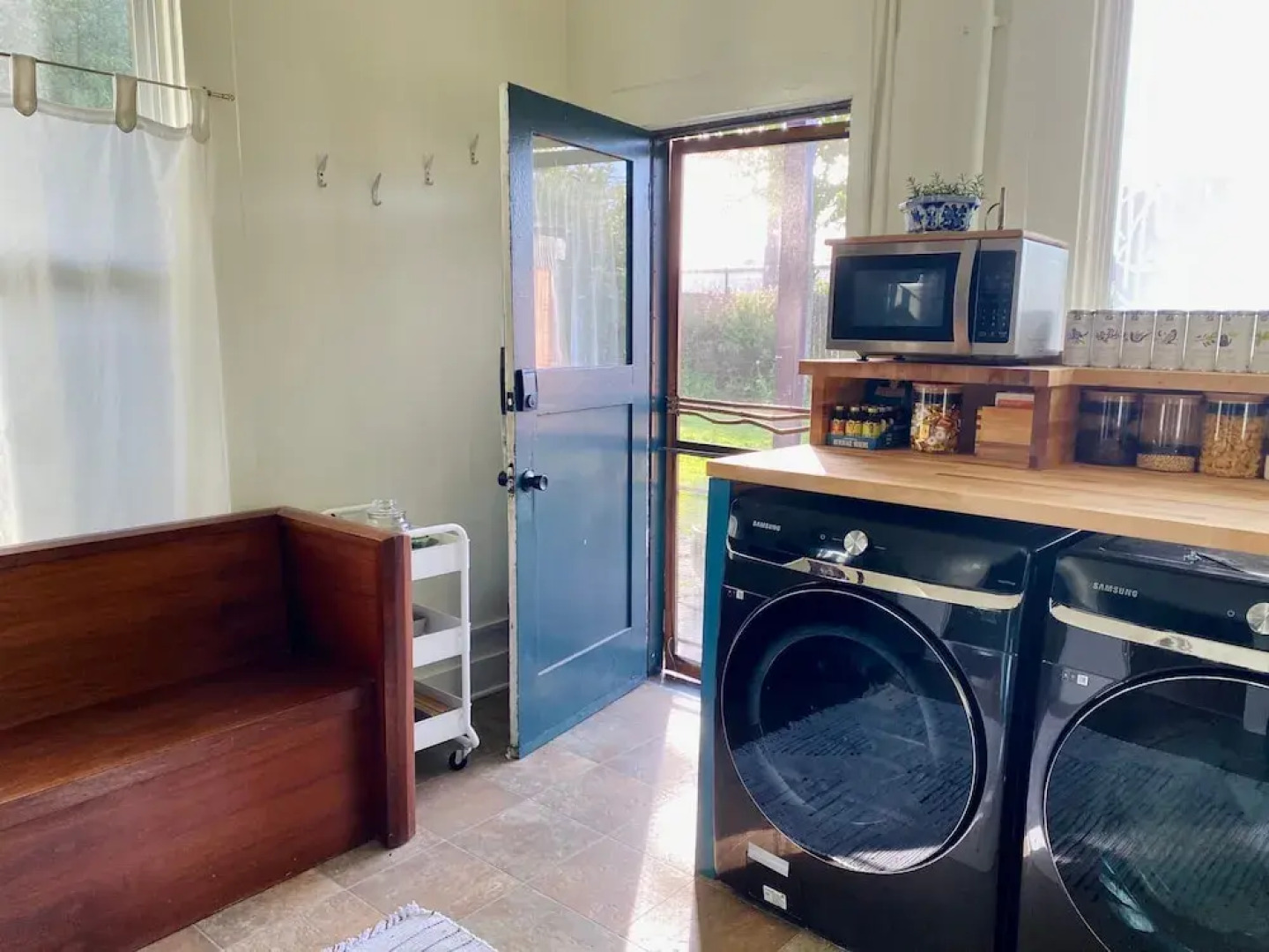 Victorian on Garden Best Location in Town