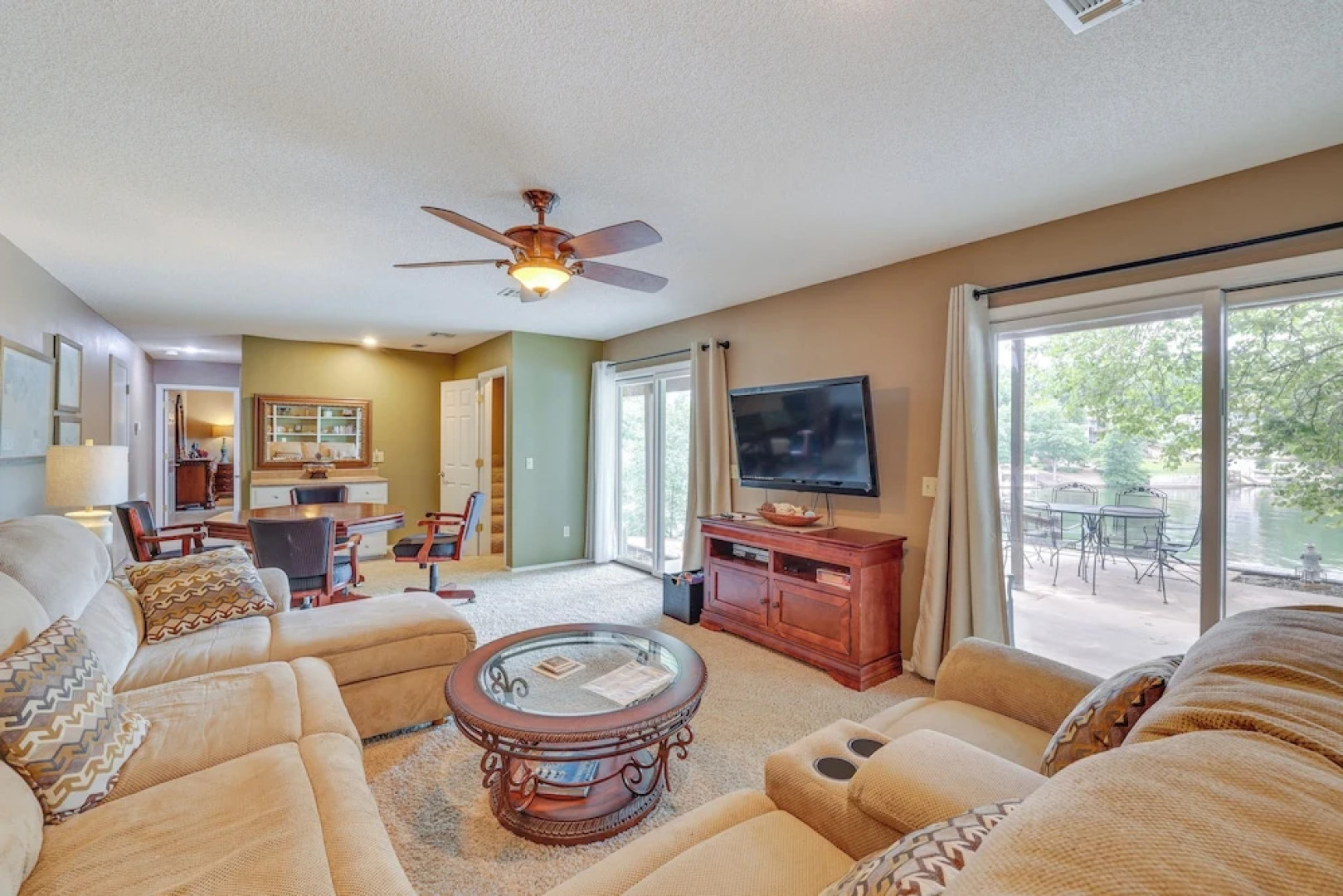 Bella Vista Home w/ Kayaks & Deck on Loch Lomond!