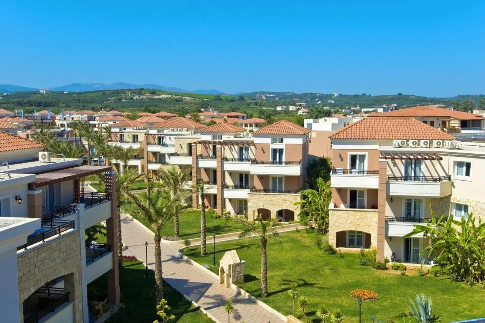 Отель Caldera Beach