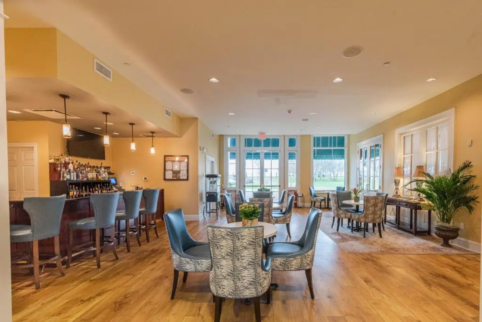 Natchez Grand Hotel & Suites On the River