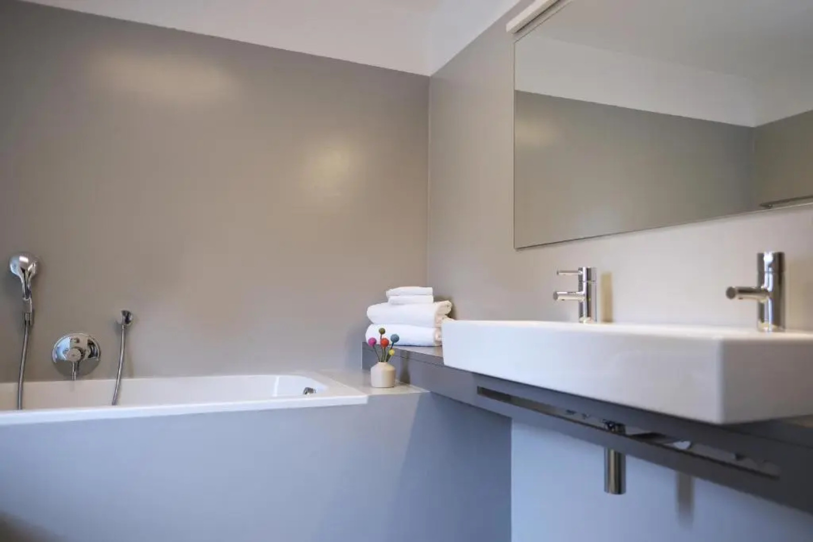 Paramount Alma Suites