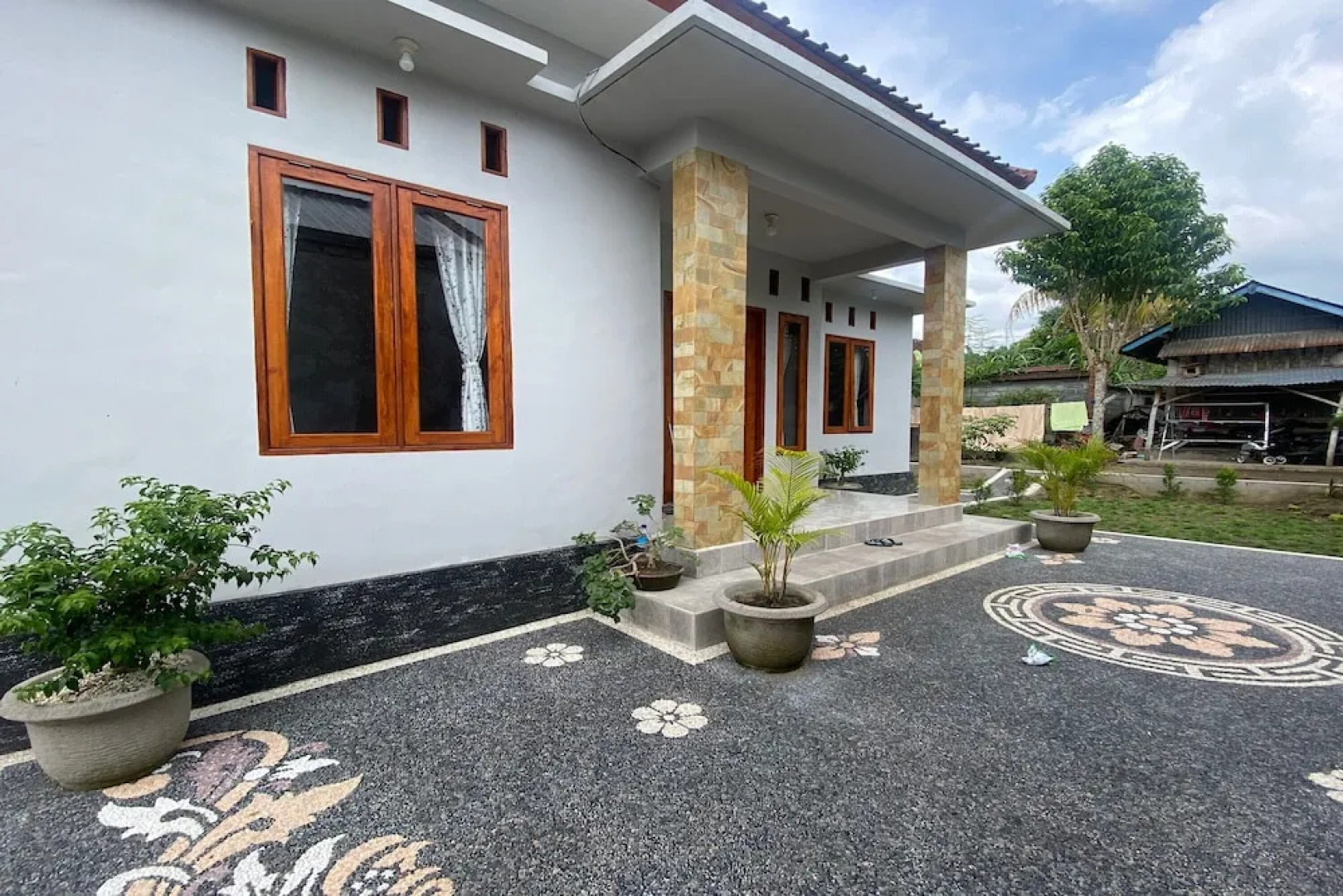 Hotel O Gians Homestay Near SMKN 2 Kuripan