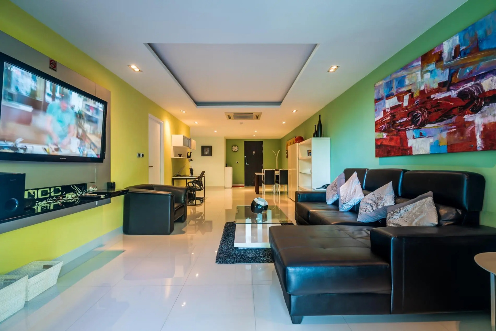 N308 - Walk to the beach apartment in Kamala, pool, gym, parking