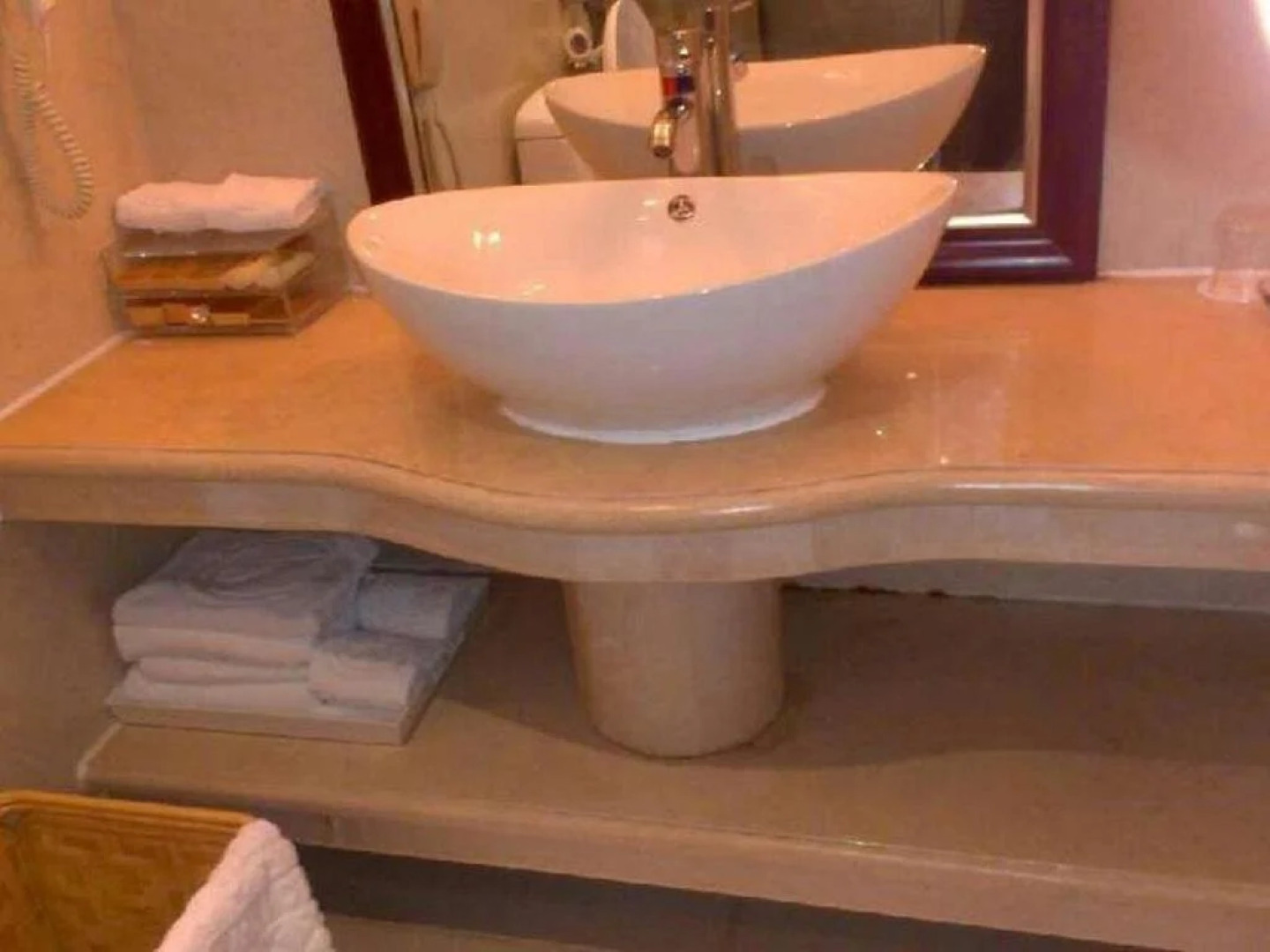 Dongxing Dequan Hotel