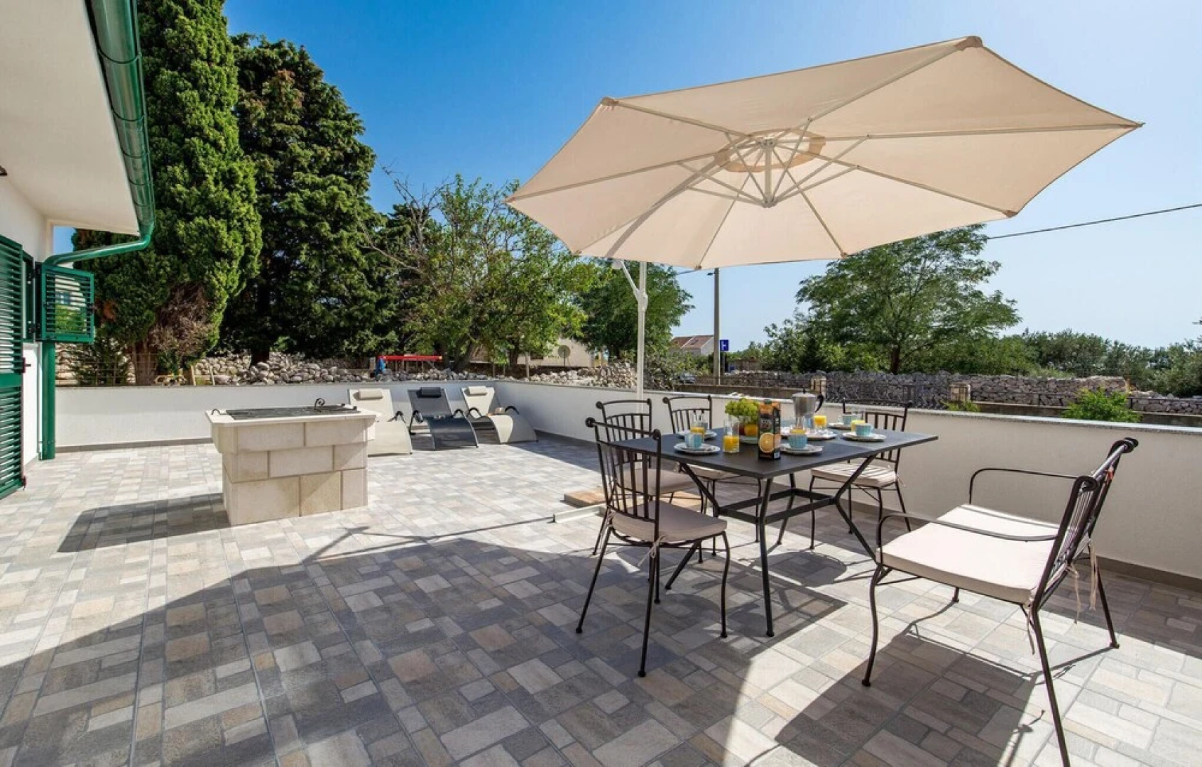 Stunning Home in Lun With Wifi and 3 Bedrooms