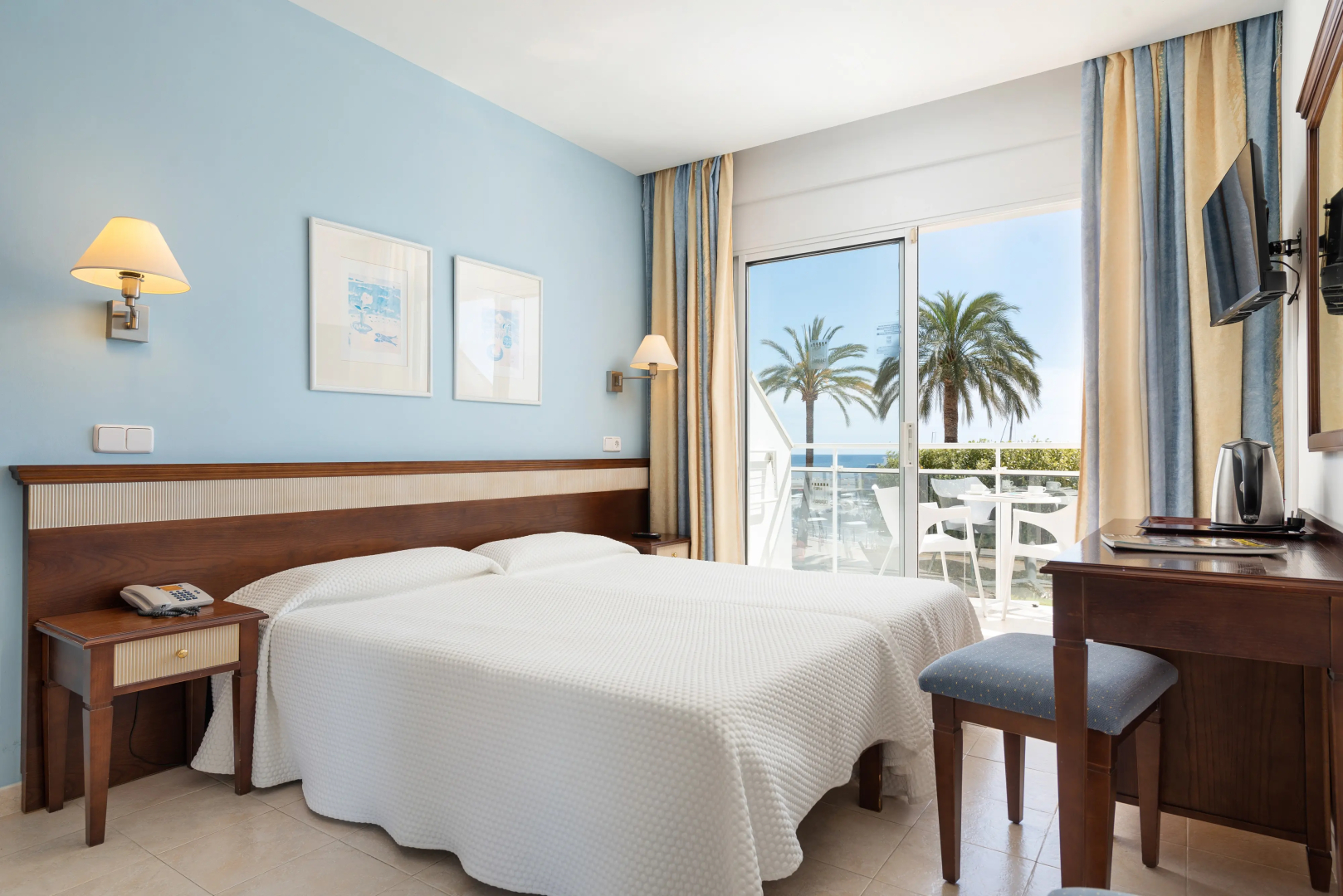 Отель Cala Bona