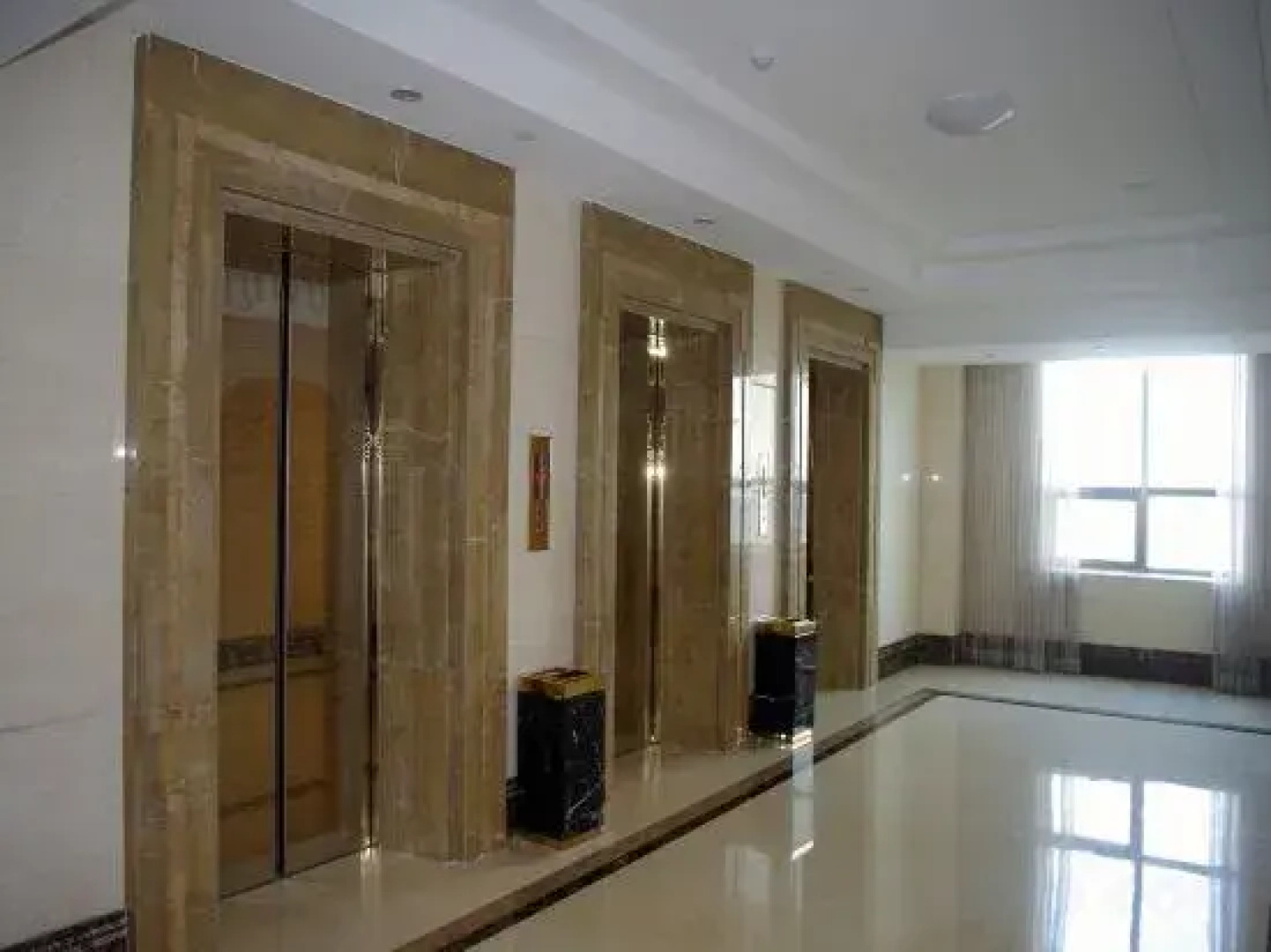 Yangjiang Yintai Hotel (Baili Plaza Branch)