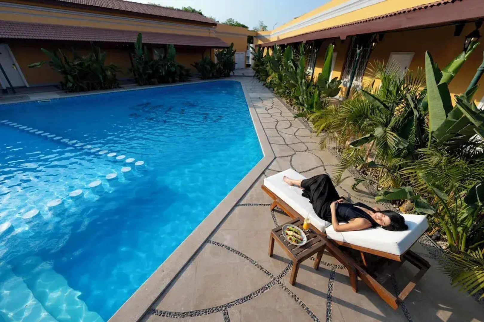 Maison Maxim De Lesseps