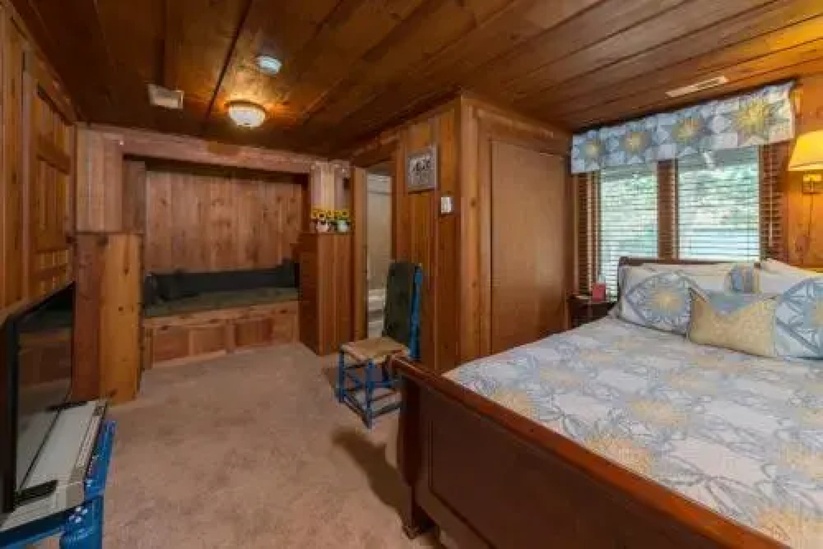 Rocky Mountain Lodge