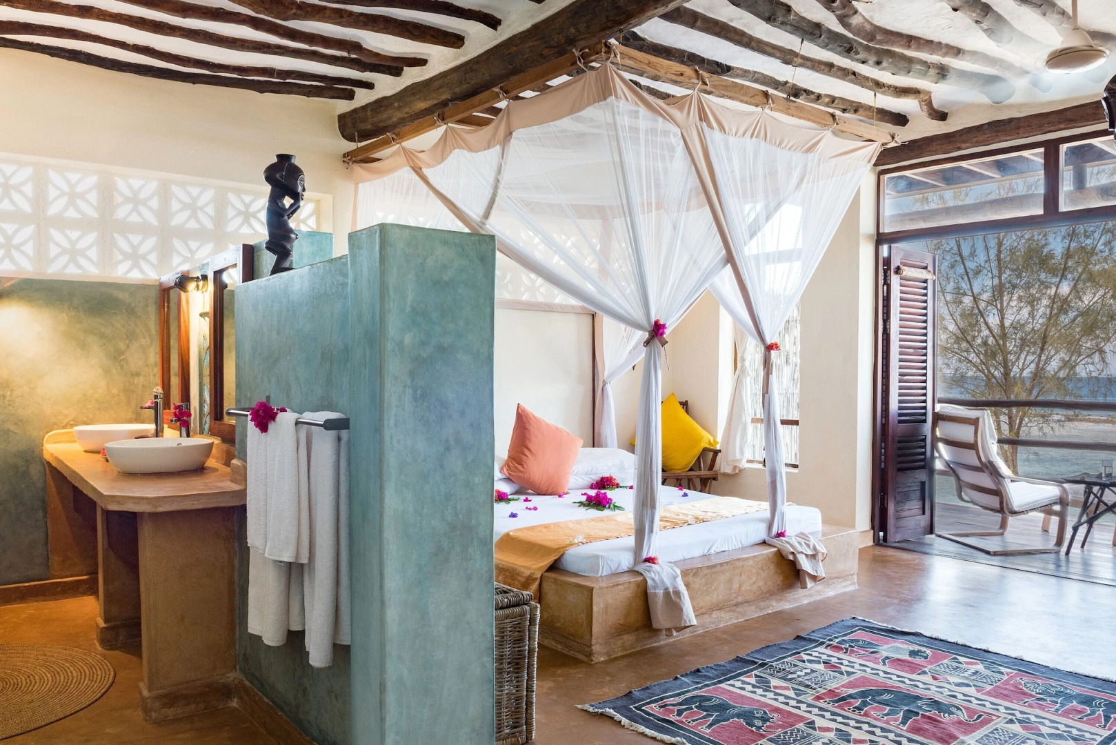 Sunshine Marine Lodge