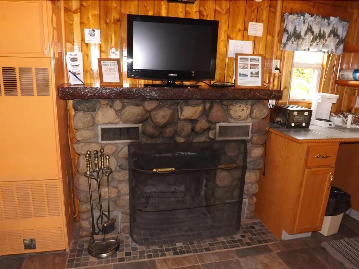 Crooked Lake Resort Cabin 1 (The lake side Stowaway) Holiday home 2 Be