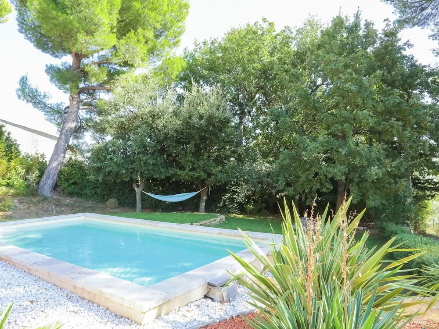 Lovely Villa in Buisson With Private Swimming Pool