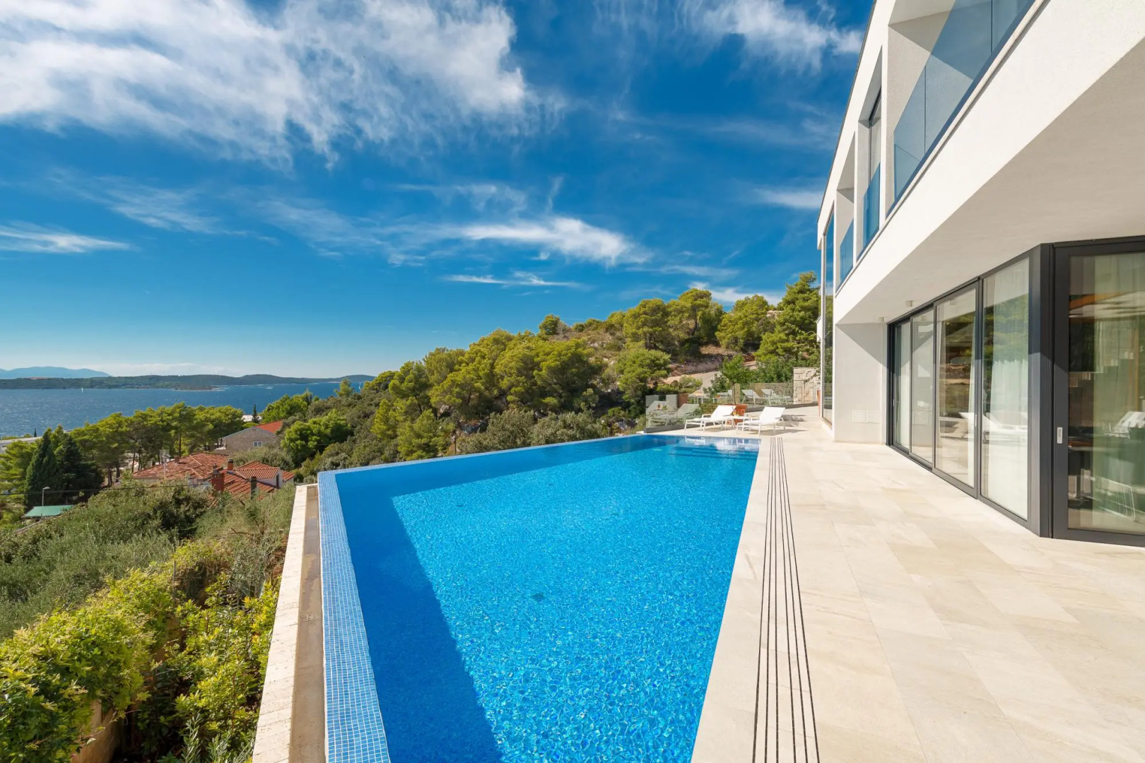 Anabel in Hvar with 4 bedrooms and 4 bathrooms