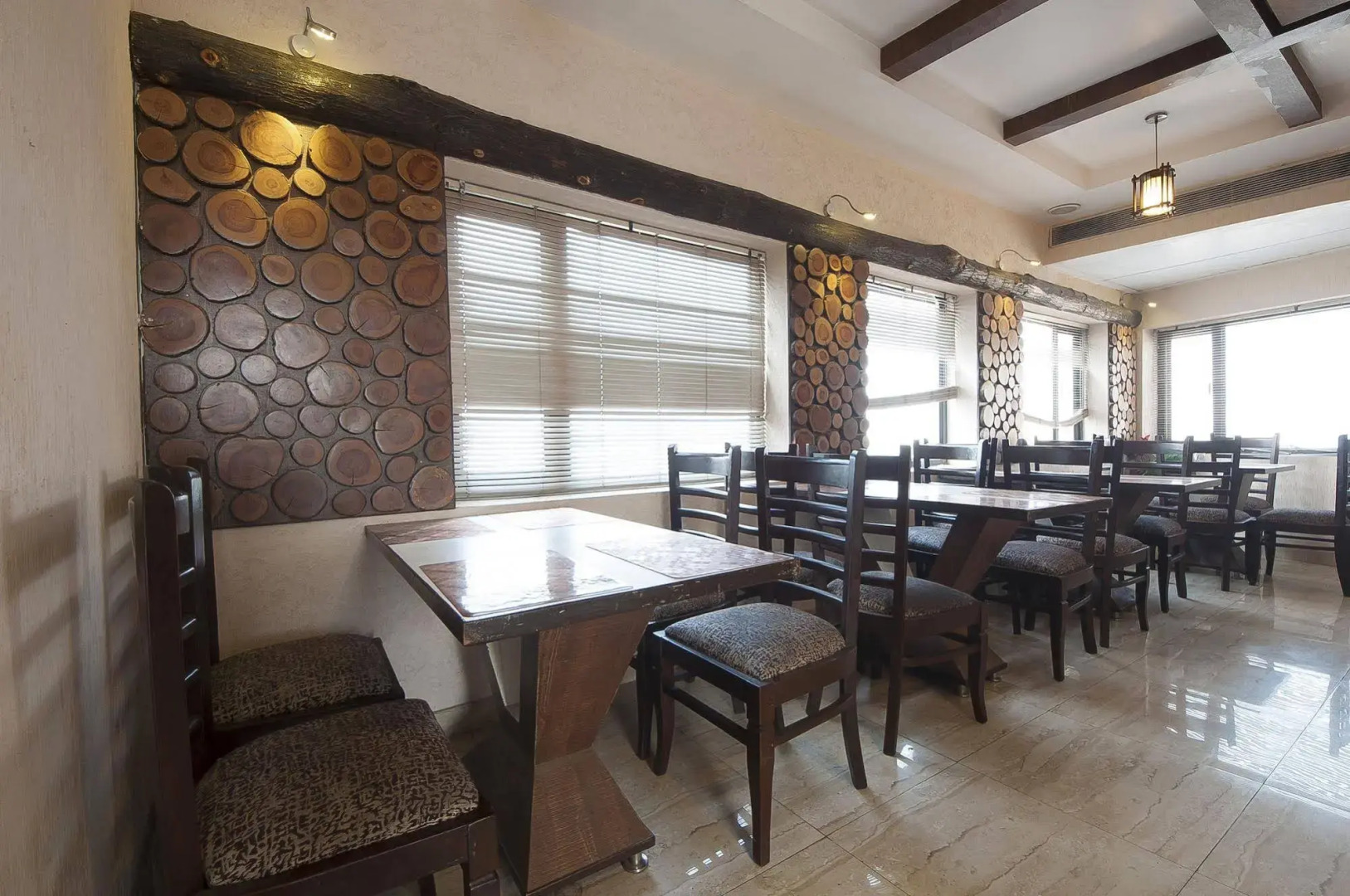 OYO Flagship 113 Golden Temple Road