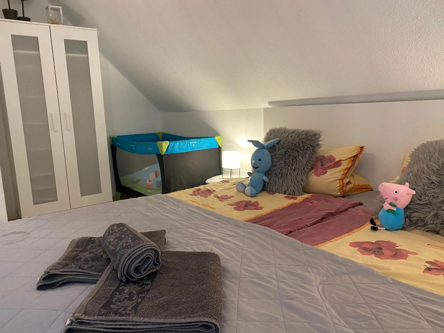 Pool & Lake Holiday Home