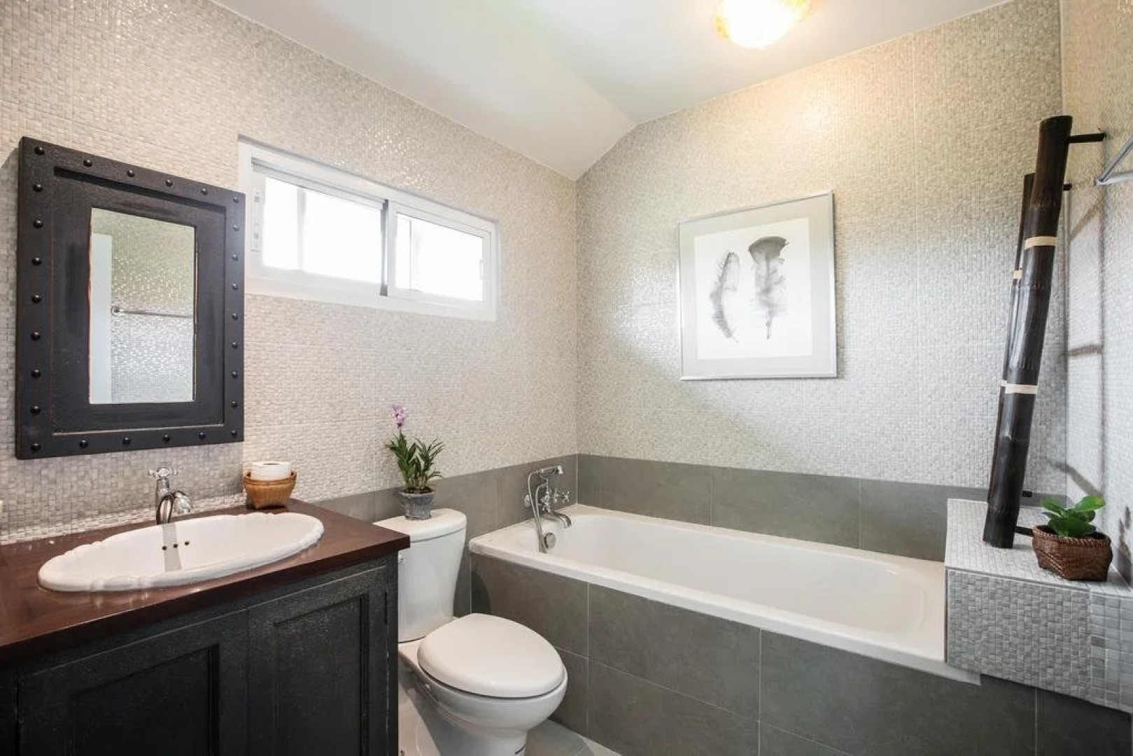 Moon 11 Boutique Home