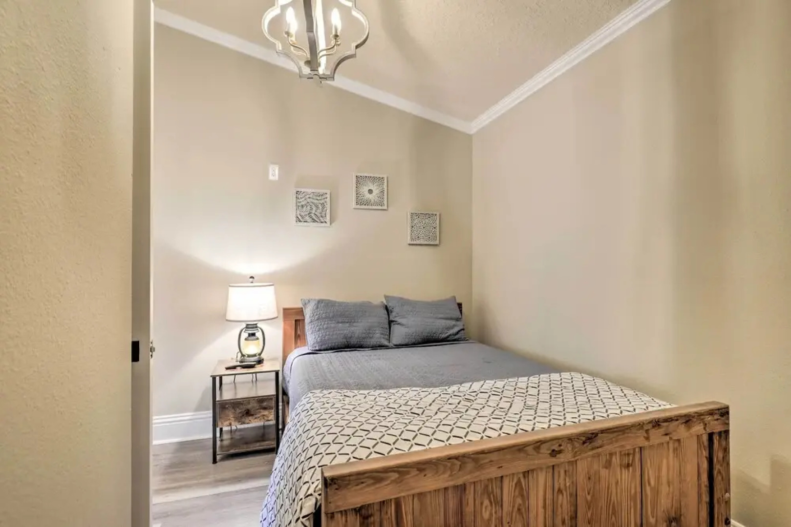 Charming Port Richey Retreat w/ Shared Dock